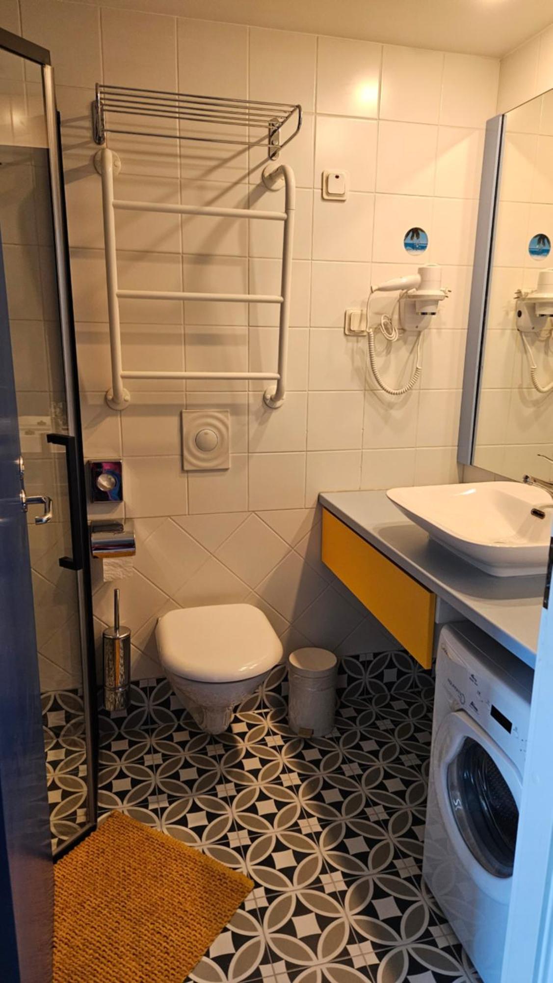 City Beach Apartment Reval Esterno foto